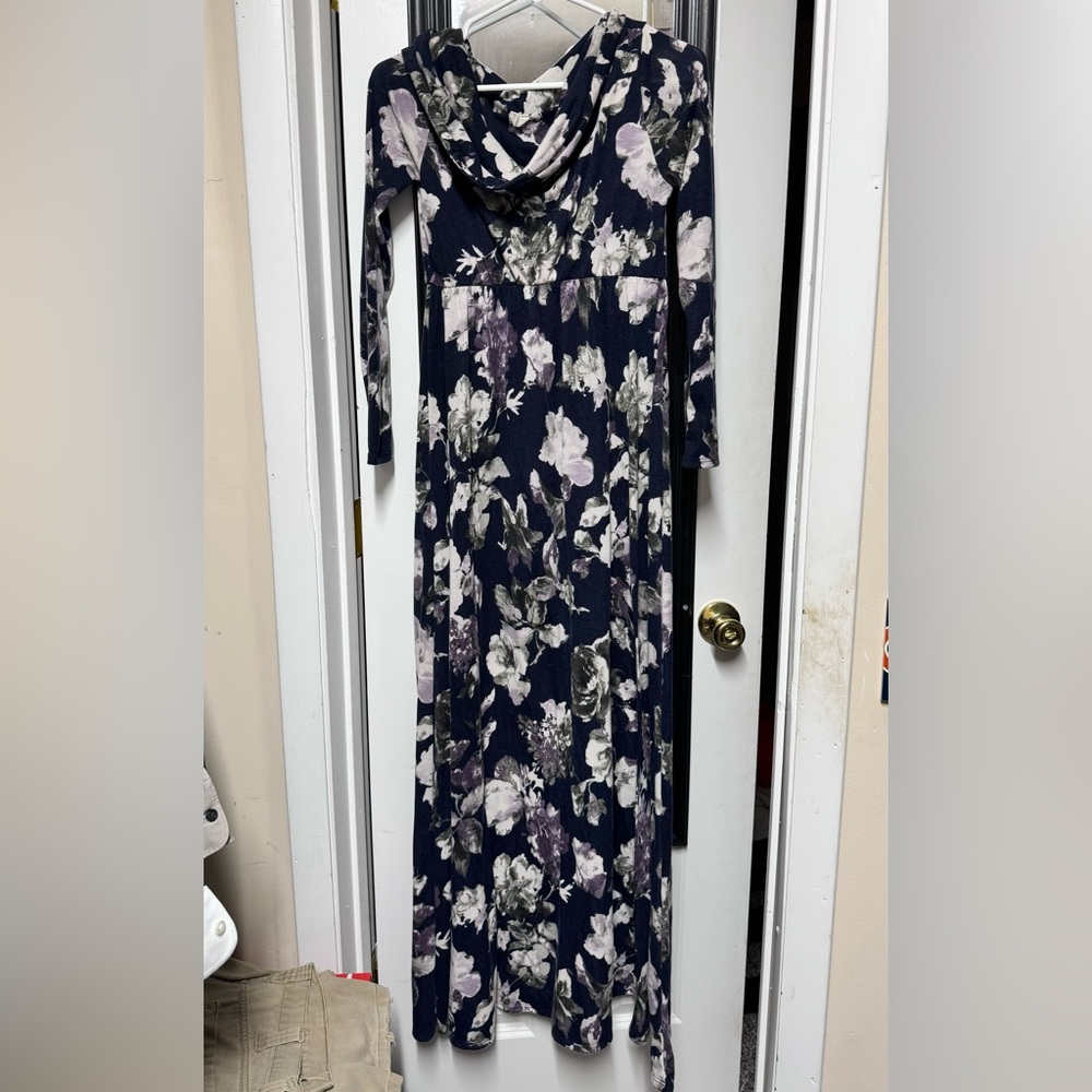 PinkBlush Maternity - navy floral maxi dress - size Small